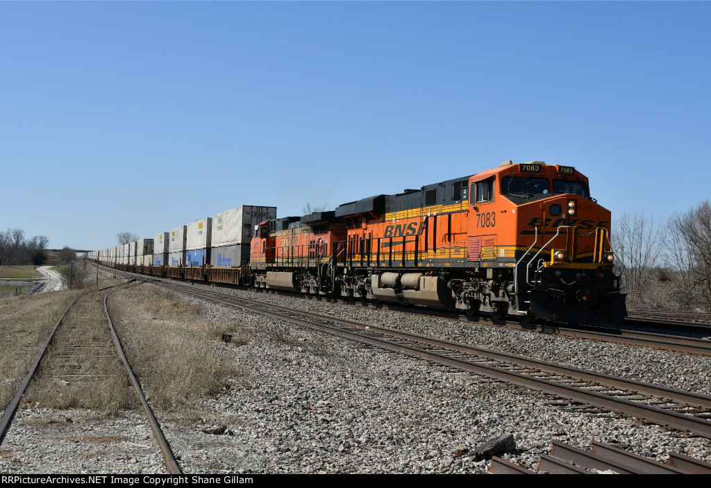 BNSF 7083